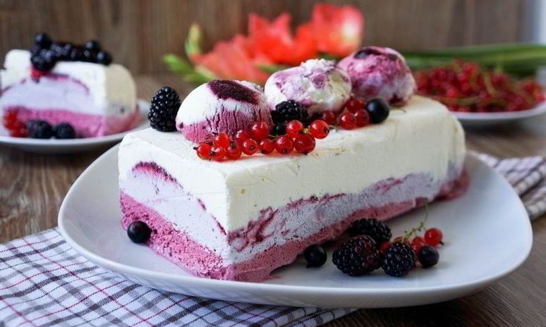 Рецепт мороженого из маскарпоне и черной смородины