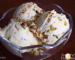 Мороженое с манго и фисташками