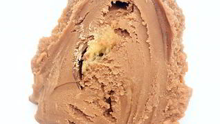 Мороженое с молочным шоколадом и конфетами Maltesers