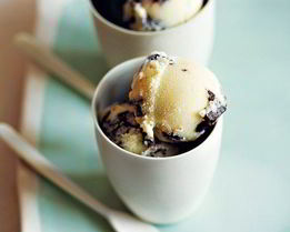 Мятное мороженое с кусочками шоколада