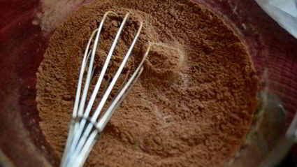 шоколадный торт-мороженое с маршмэллоу и фундуком