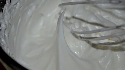 шоколадный торт-мороженое с маршмэллоу и фундуком