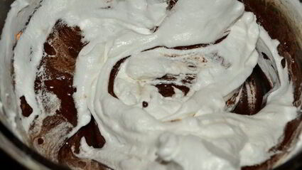 шоколадный торт-мороженое с маршмэллоу и фундуком