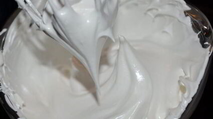 шоколадный торт-мороженое с маршмэллоу и фундуком