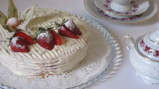 Торт-мороженое с безе