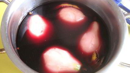 ванильное мороженое и груша-пашот сладкая парочка