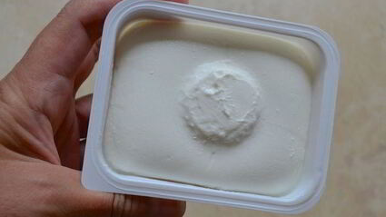 ванильное мороженое со сливочным сыром и медом