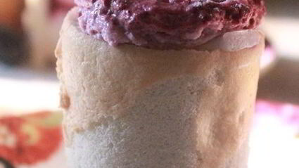 бисквитные стаканчики с черничным муссом