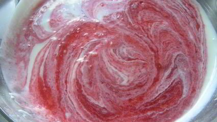 йогуртово-клубничный мусс с киви