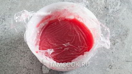 малиновый муссовый торт