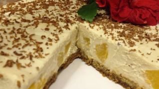 Мусс из белого шоколада с персиками