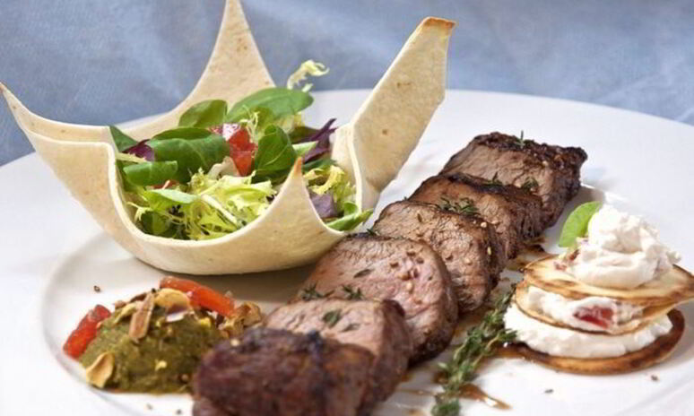 Рецепт нежной говядины с муссом из кабачка и кремом из козьего сыра