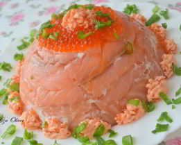 Праздничный цукотто из форели с нежнейшим креветочным муссом, огурцом и сливочным кремом