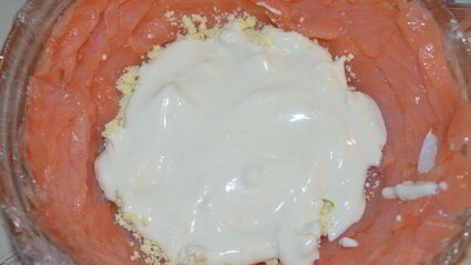 праздничный цукотто из форели с нежнейшим креветочным муссом, огурцом и сливочным кремом