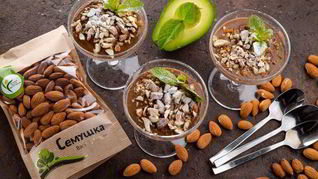 Шоколадный мусс из авокадо