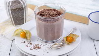 Шоколадный мусс с вишнями