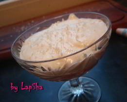 Сливы в сиропе с муссом из белого шоколада