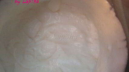 сливы в сиропе с муссом из белого шоколада