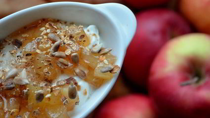 творожный мусс с яблочным соусом