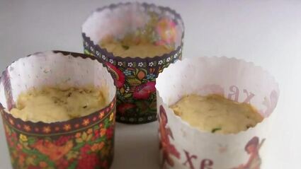 кулич пасхальный медовый на воде с цукатами и изюмом