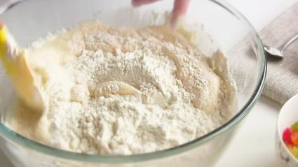 кулич пасхальный медовый на воде с цукатами и изюмом