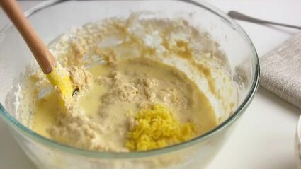 кулич пасхальный медовый на воде с цукатами и изюмом