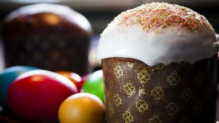 Кулич пасхальный с курагой и черносливом