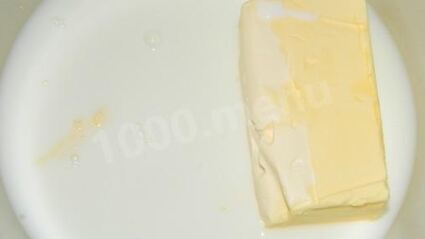 кулич с изюмом и цукатами