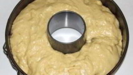 кулич с изюмом