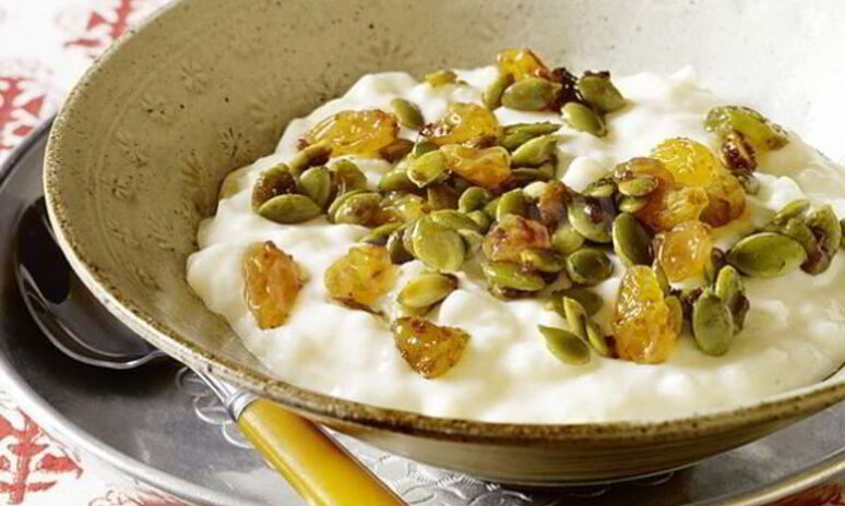 Рецепт пудинга с изюмом и тыквенными семечками