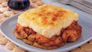 Картофельное суфле с креветками и баклажанами