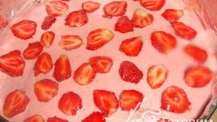 торт-суфле с клубникой