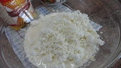 творожно-вишневый десерт