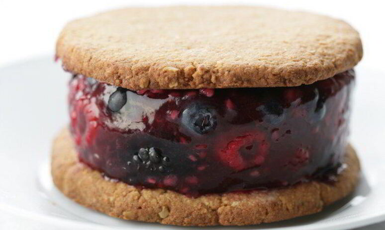 Рецепт ягодного желе с кокосовыми крекерами