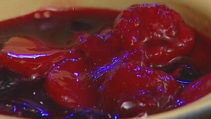 ягодное желе с кокосовыми крекерами