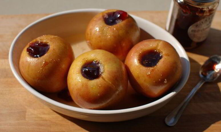 Рецепт запеченных яблок с коричневым сахаром