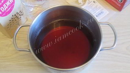 желе красное с ягодами годжи