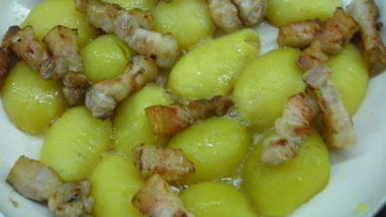 картофель с беконом и чесночком