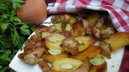 картофель с беконом и чесночком