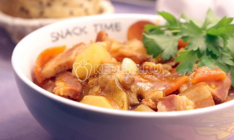 Рецепт картофеля с белыми грибами и корейкой в мультиварке