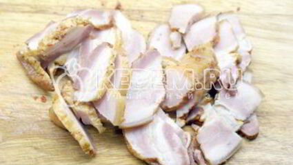 картофель с белыми грибами и корейкой в мультиварке