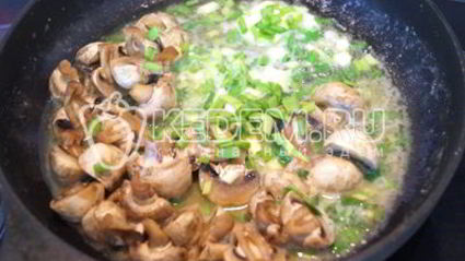 картофель с грибами в духовке