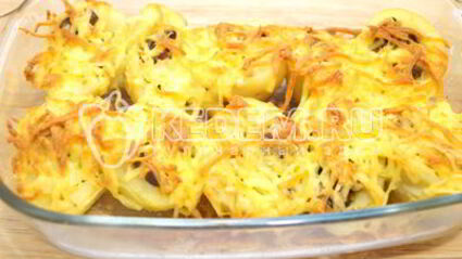 картофель с грибами в духовке