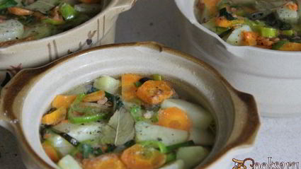 картофель с мясом и чечевицей в горшочках