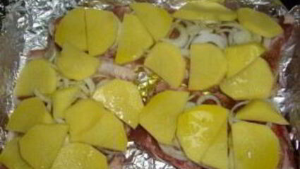картофель с ребрышками в духовке