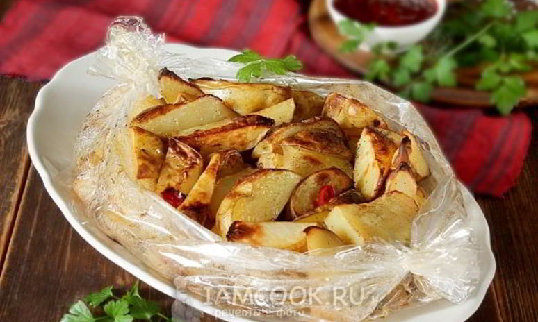 Рецепт картошки по-деревенски в рукаве в духовке