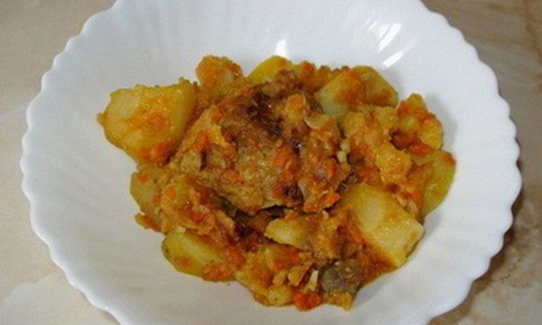 Рецепт картошки с куриными бедрышками и шампиньонами в мультиварке