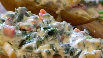 молодой картофель с перцем и творожным сыром