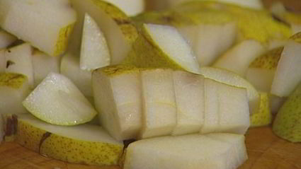 пюре из запеченных яблок, груш и голубики