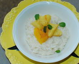 Рис на кокосовом молоке с манго и ананасом